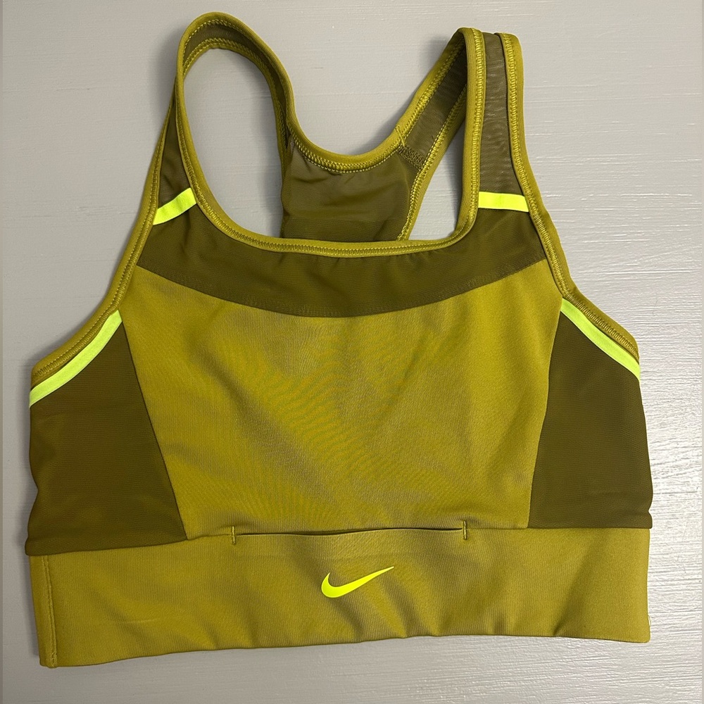 Nike Swoosh Pocket Bra Size S EUC